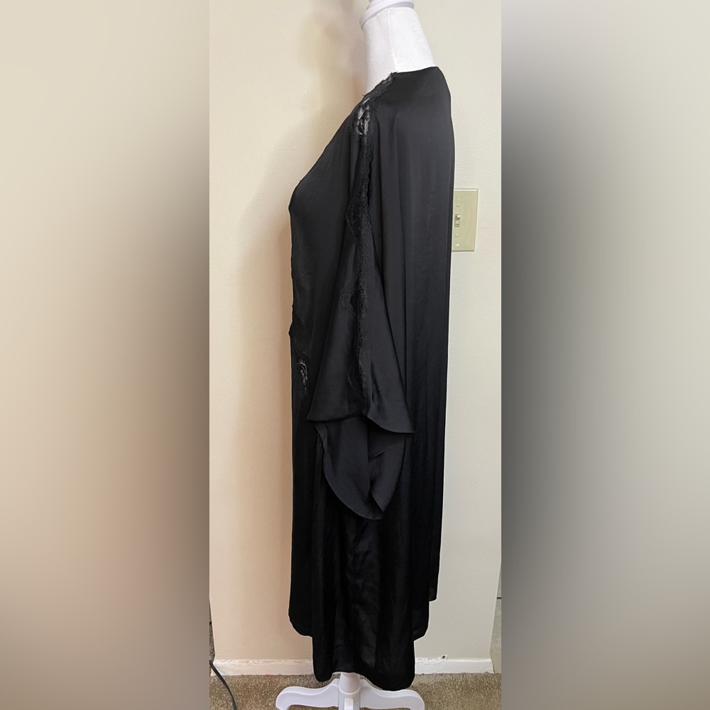 Victoria’s Secret Satin Crochet Lace-Trim Kimono Robes Cover-Up. size XS/S. NWT - Picture 10 of 17